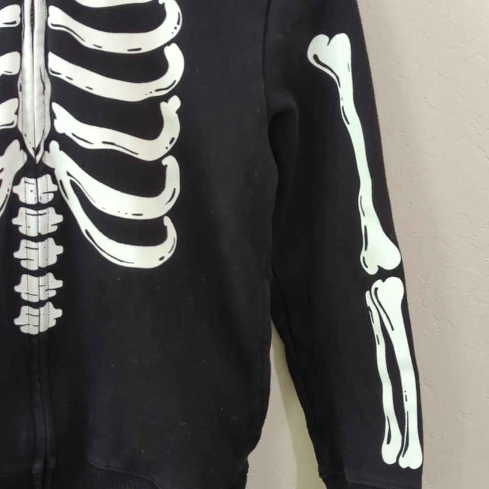 The Children's Place Black & White Skeleton Full Zip Hoodie Size Medium (7/8)